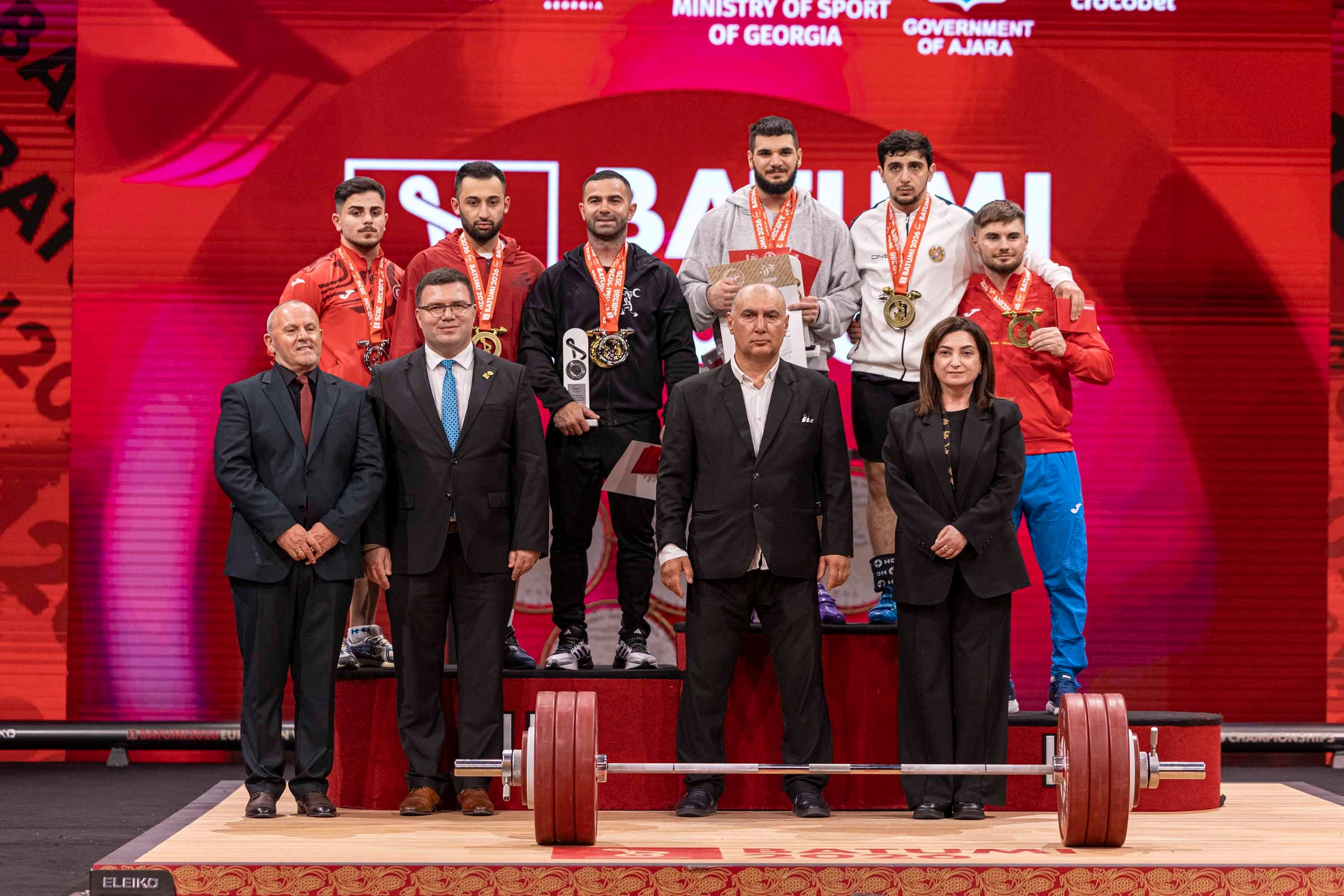 Золото, серебро и рекорд Европы в рывке 